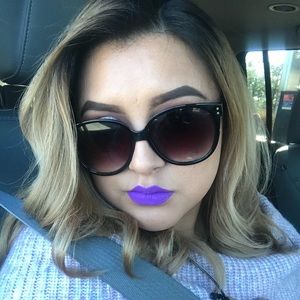 Meet your Posher, Eve